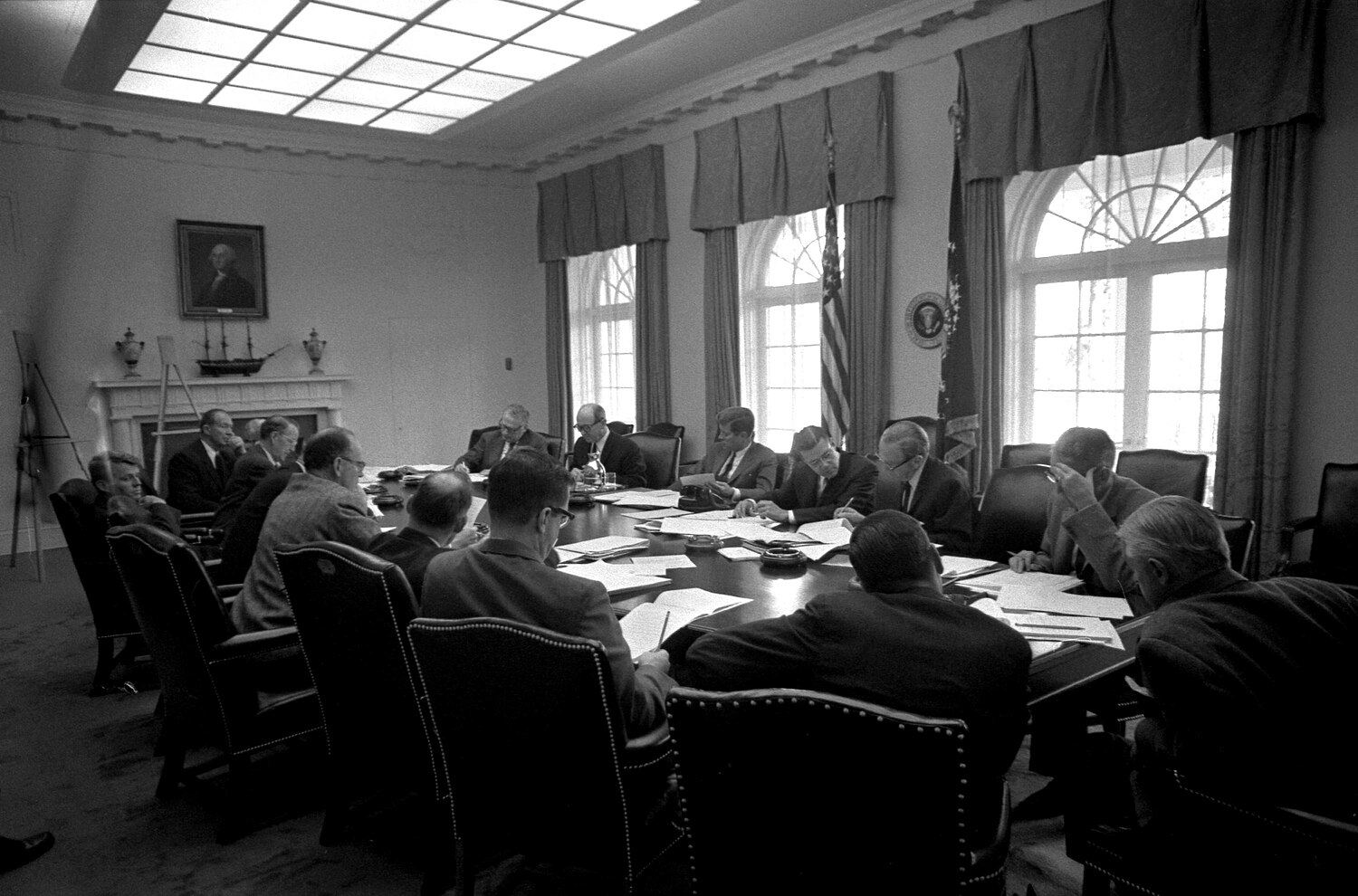 EXCOMM meeting, Cuban Missile Crisis, 29 October 1962.jpg